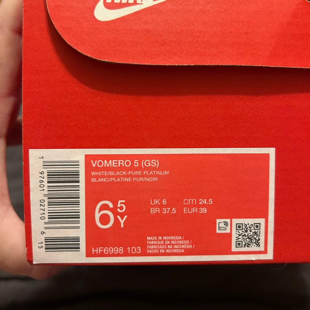 Nike Vometo 6.5y (8w) - Picture 4 of 4